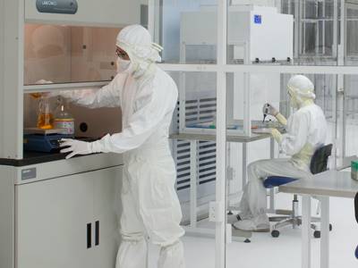 อุปกรณ์คลีนรูม